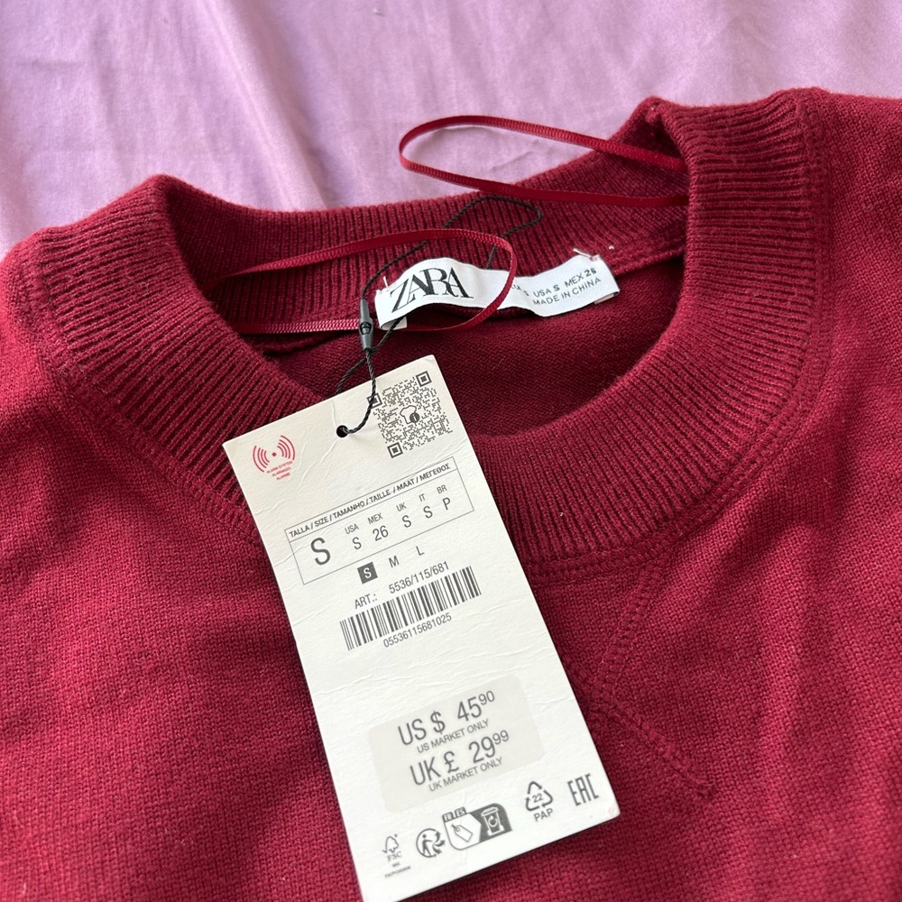 Zara Women's Burgundy Crew Neck Sweater